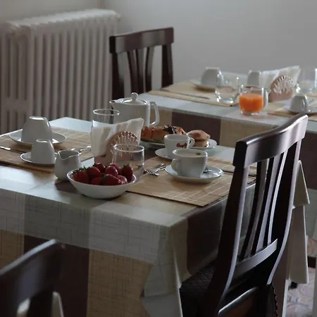 Amelie Bed & Breakfast 3*